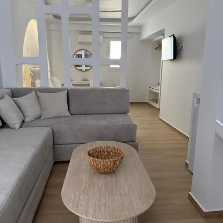 Valetta * Naxos City